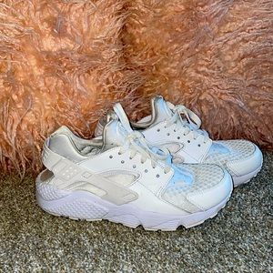 White Nike Huarache shoes